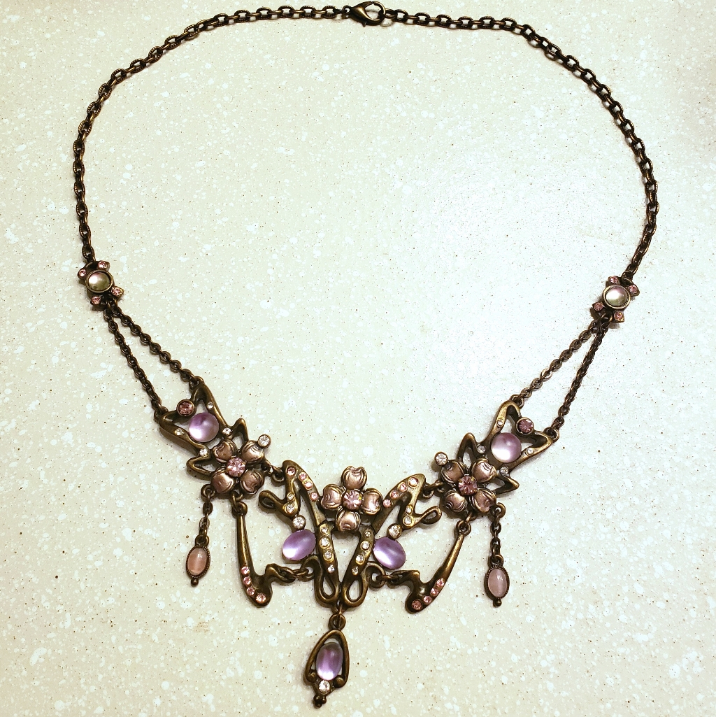 Flower Art Nouveau Lilac Necklace